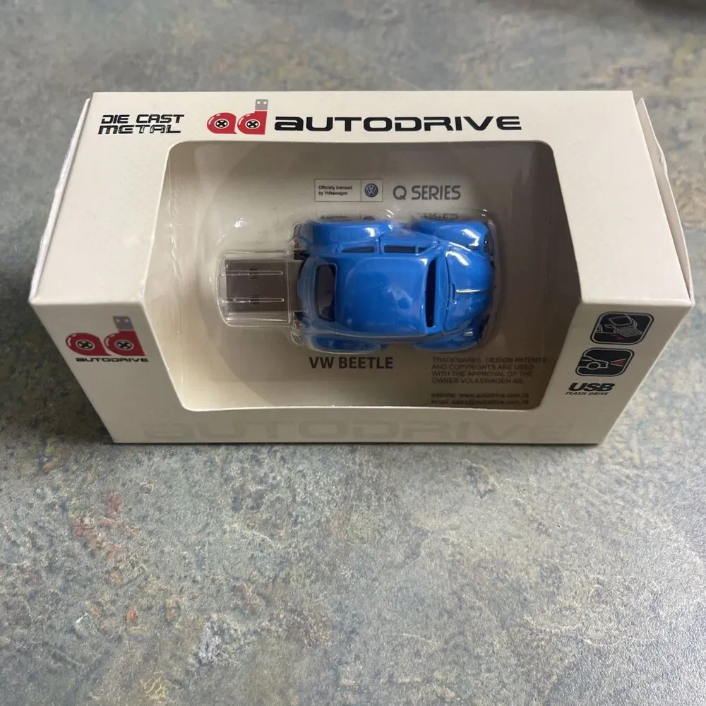 Autodrive VW Beetle Die Cast Metal USB Flash Drive NIB 4 GB Blue Volkswagen
